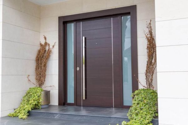 Puertas Pamplona · Instalación de puerta de seguridad exterior en Pamplona